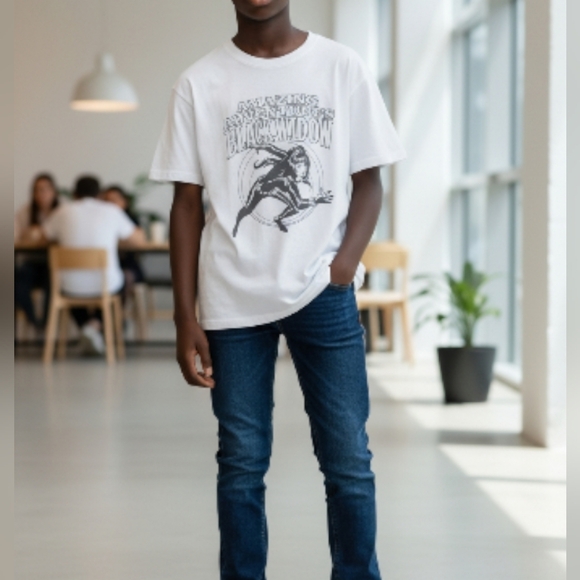 🔥$5 Bundled🔥*NEW* Uniqlo x Marvel Black Widow Comic Tee White Size L - Picture 6 of 7